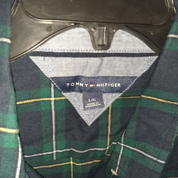 Tommy Hilfiger Womans Button Down Shirt - Picture 3 of 6